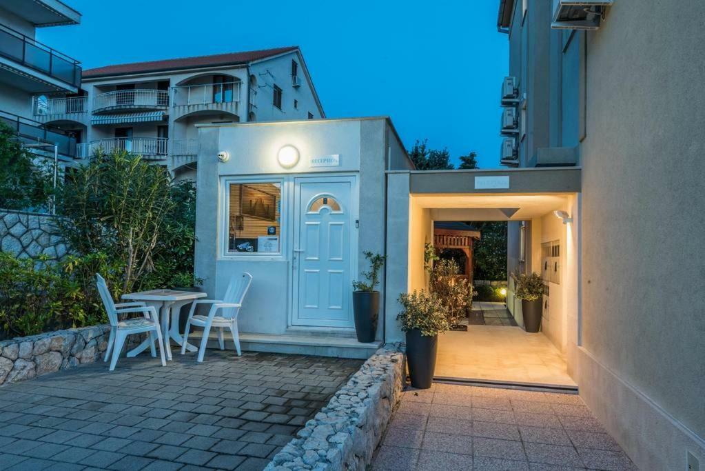 Apartments Villa Maelise Novalja Εξωτερικό φωτογραφία